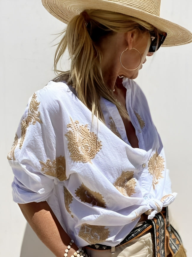 Casey | Bluzka Ibiza Chic z haftowanym detalem 